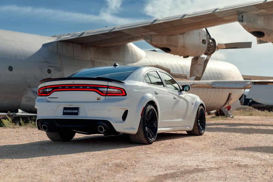  Dodge Charger Scat Pack Widebody 2019 года  (фото 18 из 79)